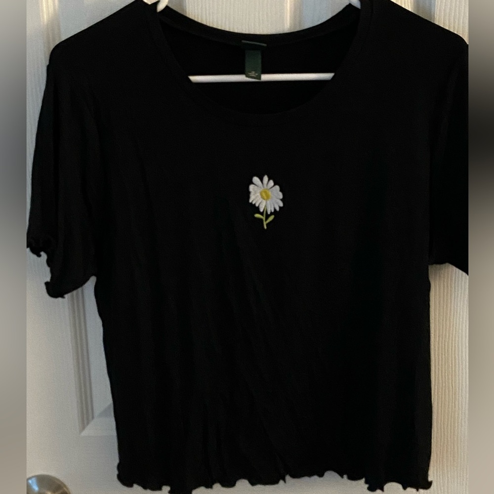 Wild Fable Daisy Crop Tee